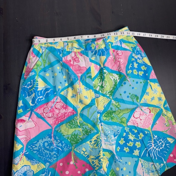 Vintage Women’s Lily Pulitzer Bermuda Patchwork Shorts - Picture 5 of 6
